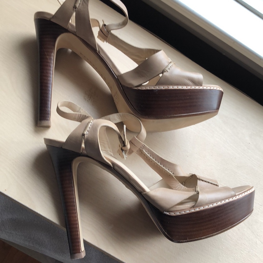 Ladies high heel shoes MK